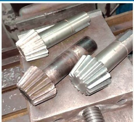 Engranajes helicoidales y ejes fabricados en el taller de Hurbec